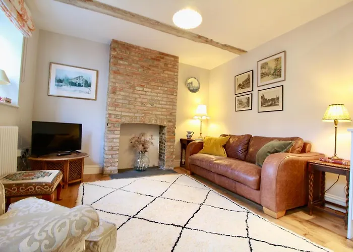 14Th Century Rose Cottage, Centre Of Alfriston By Air Premier